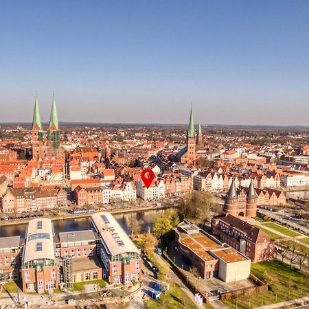 Maisonette Am Holstentor Mit Dachterrasse Und Heimkino 吕贝克 外观 照片
