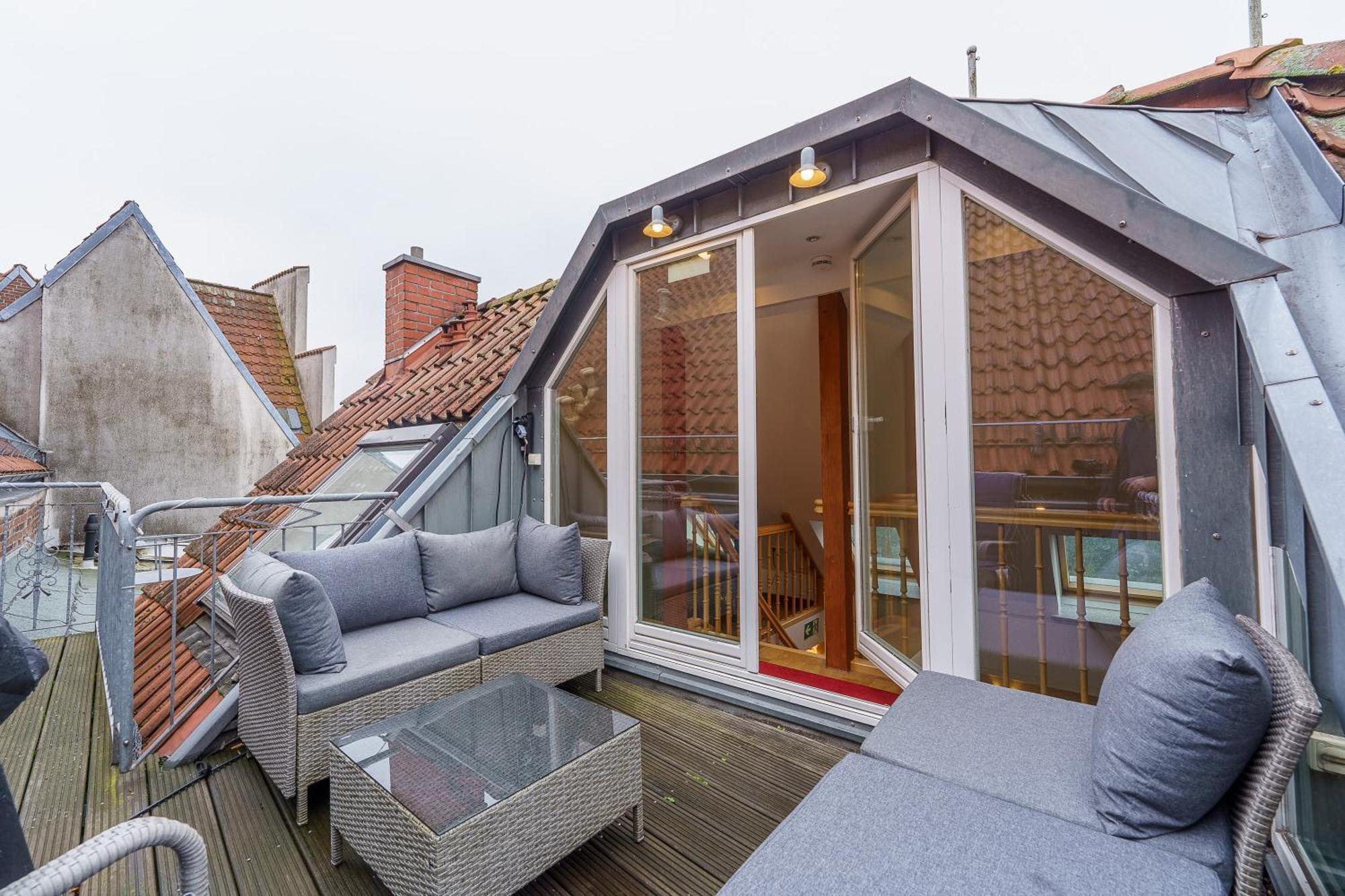 Maisonette Am Holstentor Mit Dachterrasse Und Heimkino 吕贝克 外观 照片